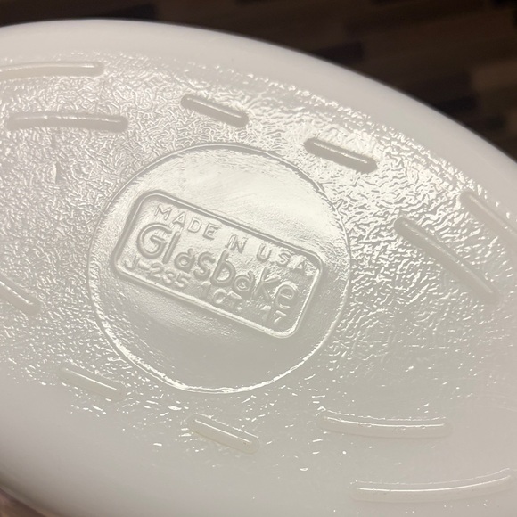 Glasbake Currier And Ives Vintage Steamboat 1 Quart Milk Glass Casserole Dish - Picture 7 of 8